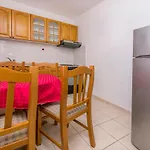 Ivat 아파트 *