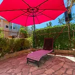 Ivat Apartment *