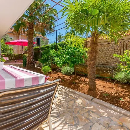 Ivat * Rogoznica (Sibenik-Knin)