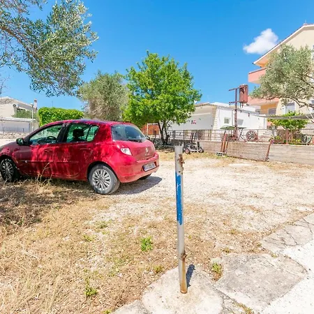 Apartament Ivat *