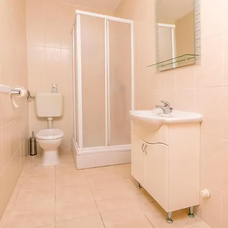 Apartament Ivat *
