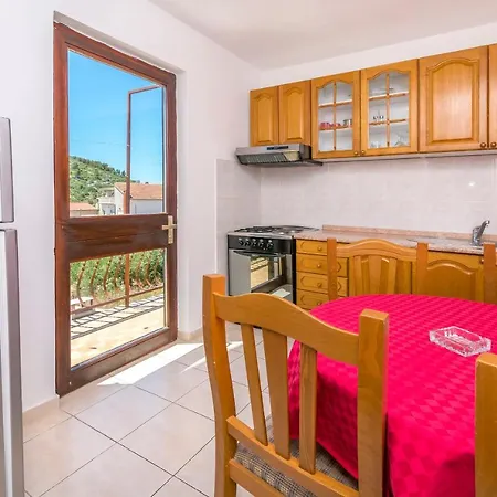 Ivat * Rogoznica (Sibenik-Knin)