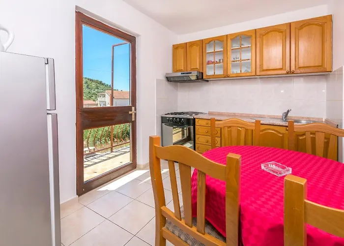 Ivat * Rogoznica (Sibenik-Knin)